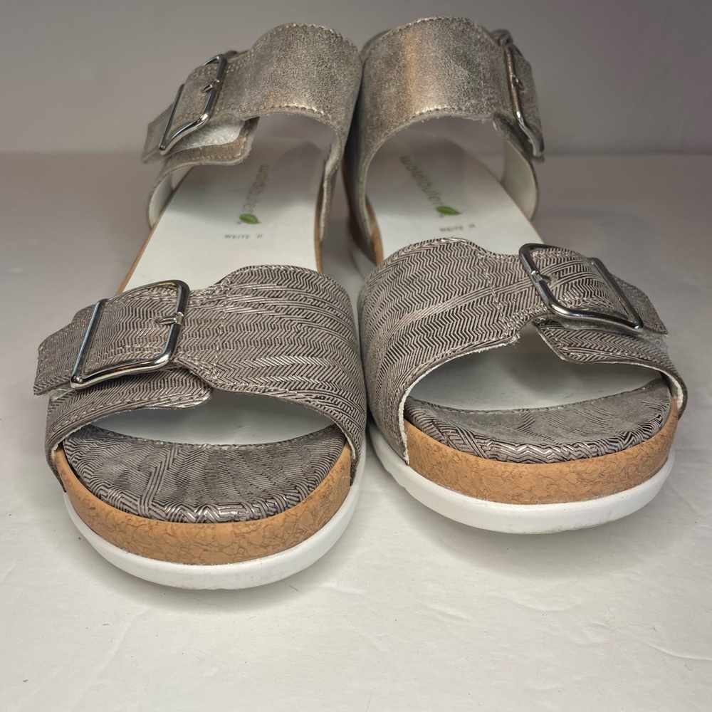 Wald laufer women wedge sandals sliver Velcro strap size 8 wedge 2in used (5)